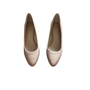 Cole Haan Clara Grand OS Nude Pump Heels in a woman's size 9B